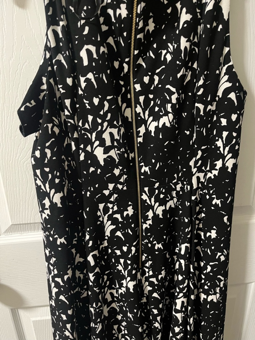 Calvin Klein Black and White Sleeveless Midi Dress - Picture 3 of 4